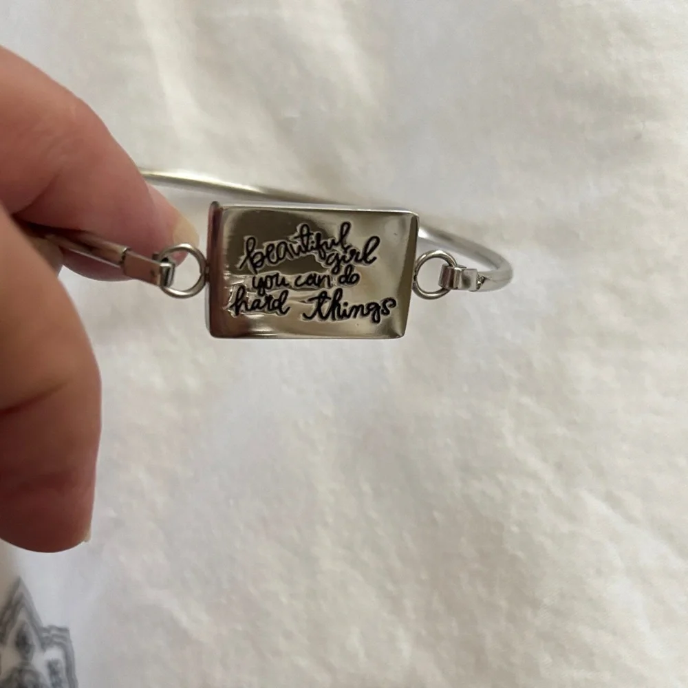 Plunder “Beautiful Girl You‎ can do  hard things “Elegant Silver Tone Bracelet